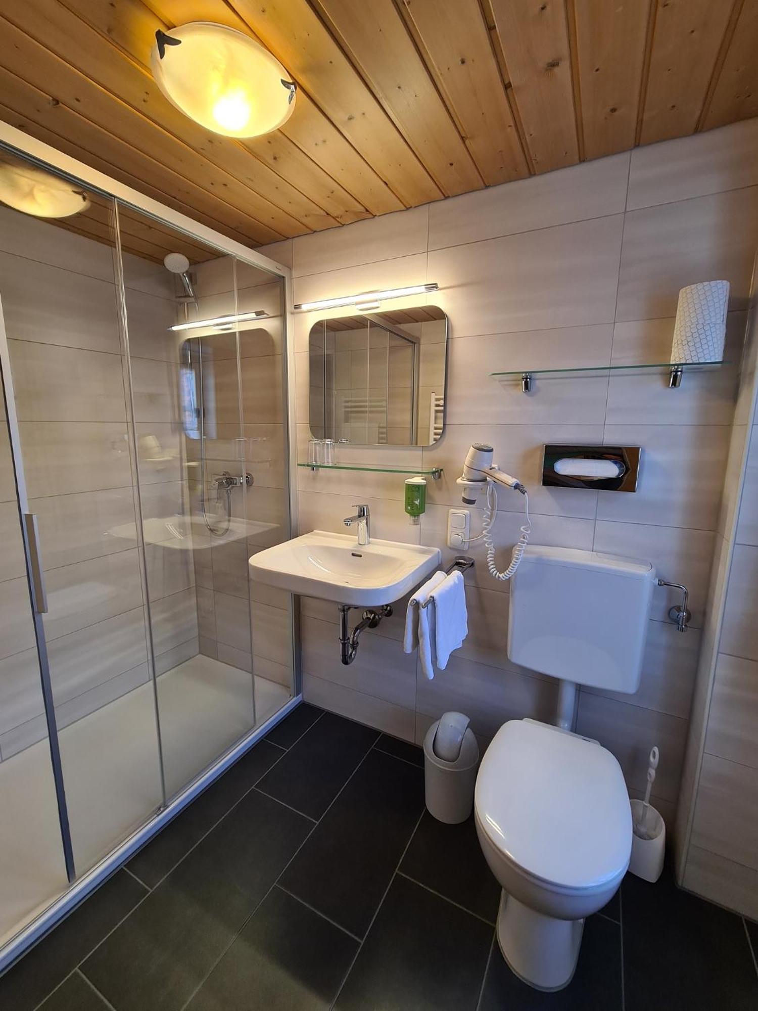 Hotel Altwirt Lenggries Kültér fotó